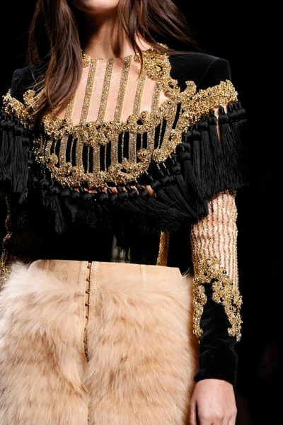 Look 99